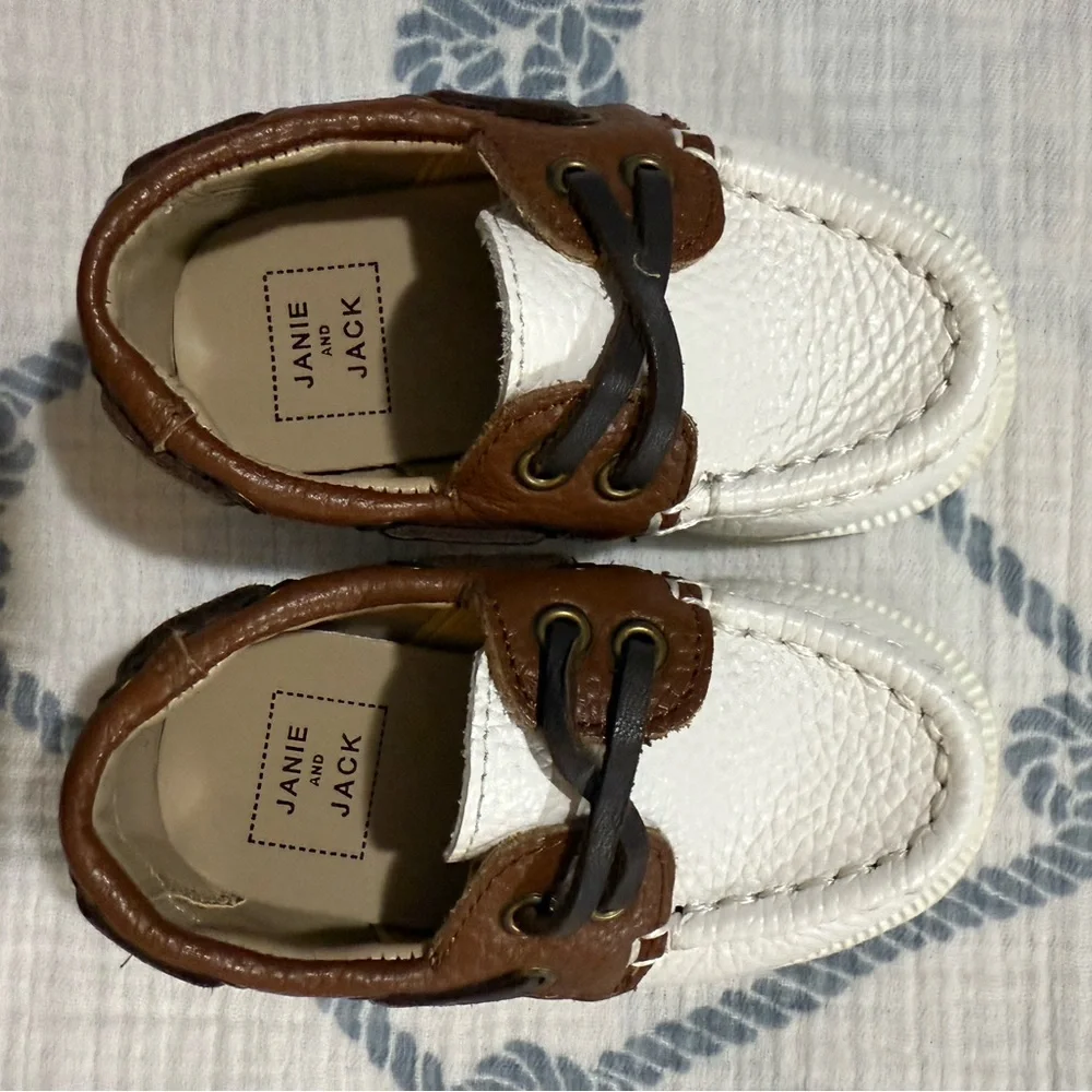 Janie and Jack Brown and White Baby Dress Shoes Size 4